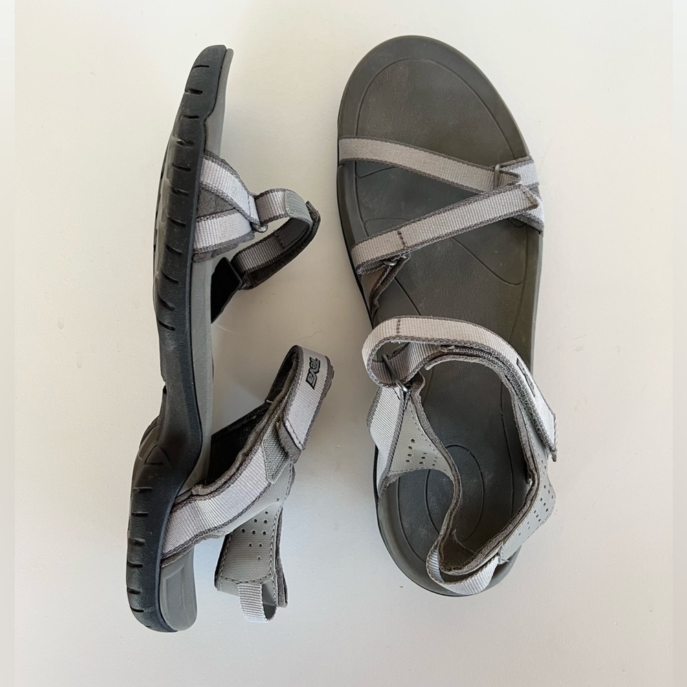 Teva Women’s Verra Outdoor Waterproof Hiking Sandal in Gray, size 11